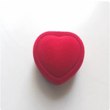 Wadah Kotak Perhiasan Cincin Beludru Bentuk Love Kecil Ring Box Valentine Lamaran