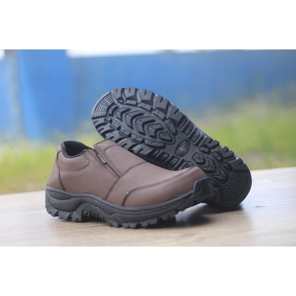 SEPATU SAFETY SLIP ON PRIA SEPTY SLIP ON TANPA TALI SEPATU SAFETY SEMI BOOTS PRIA KULIT TALI SEPATU 