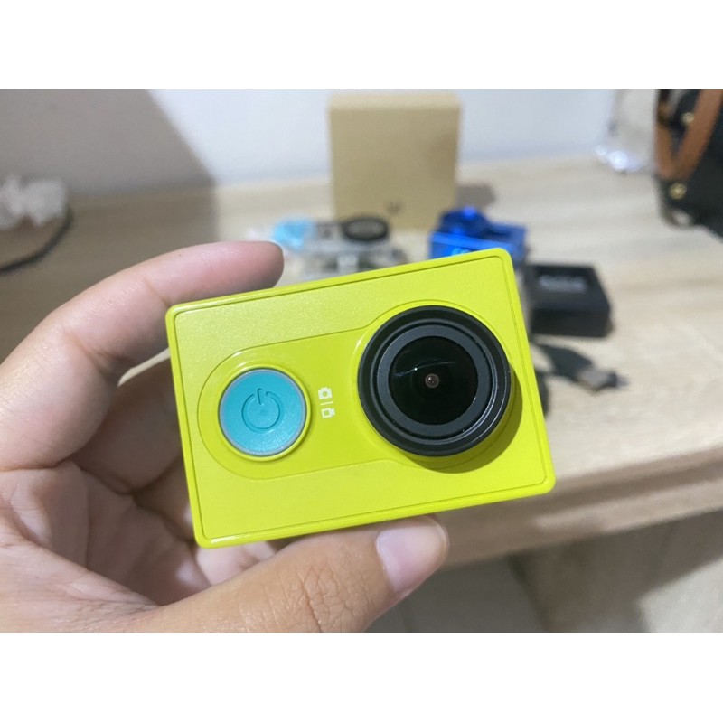PRELOVED XIAOMI YI CAM ACTION CAMERA/PAKET LENGKAP