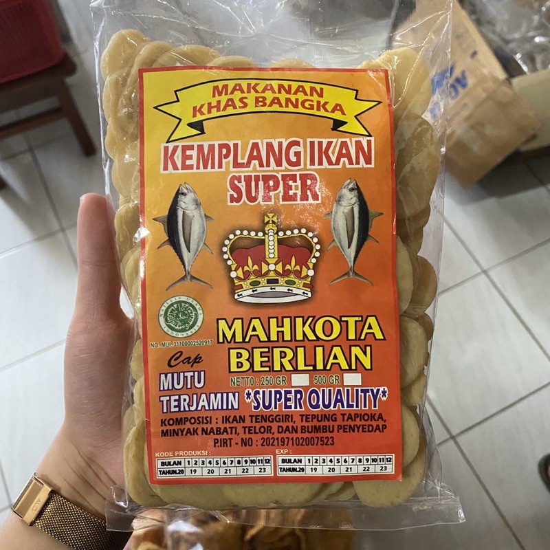 

Kemplang Mentah Bangka Ikan Tenggiri Cap Mahkota Berlian - Snack Bangka - Makanan Bangka - Snack.Bangka - Snack Bangka - Oleh Oleh Khas Bangka - Asli Bangka - Kerupuk Bangka - Kemplang Goreng - Kemplang Bangka - Kemplang Oven - Kerupuk Bangka