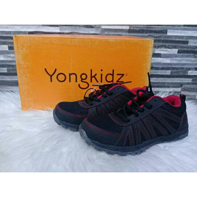sepatu yongkidz tali warna hitam