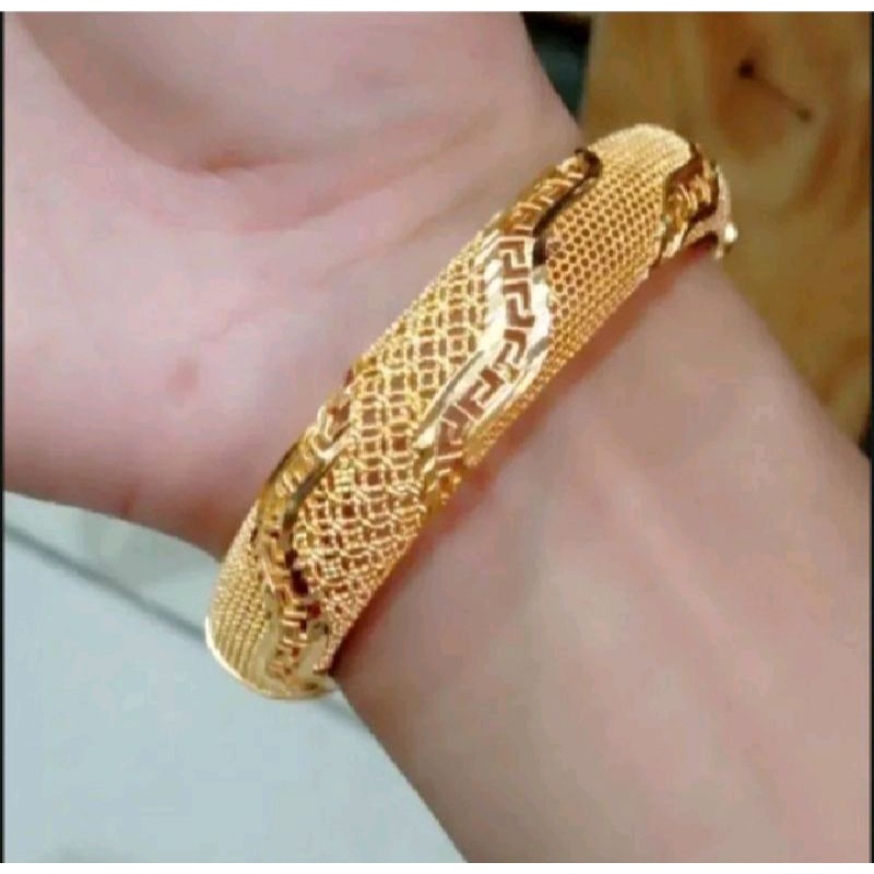 Gelang Tangan Wanita Gelang Bangkok Titanium Gold Anti karat Mewah Elegand