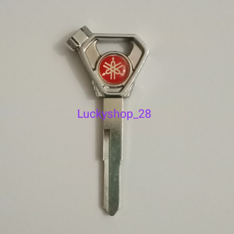 Bahan kunci motor variasi Yamaha Xeon + tutup magnet ( KANAN )-Merah