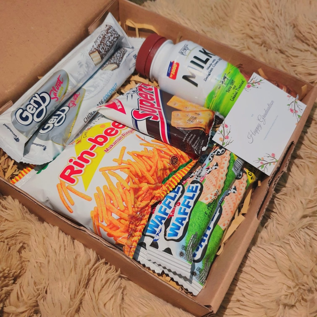 

Hampers Snack White Series / Hampers Snack kekinian / Hampers Snack Murah / Hampers Snack Jakarta