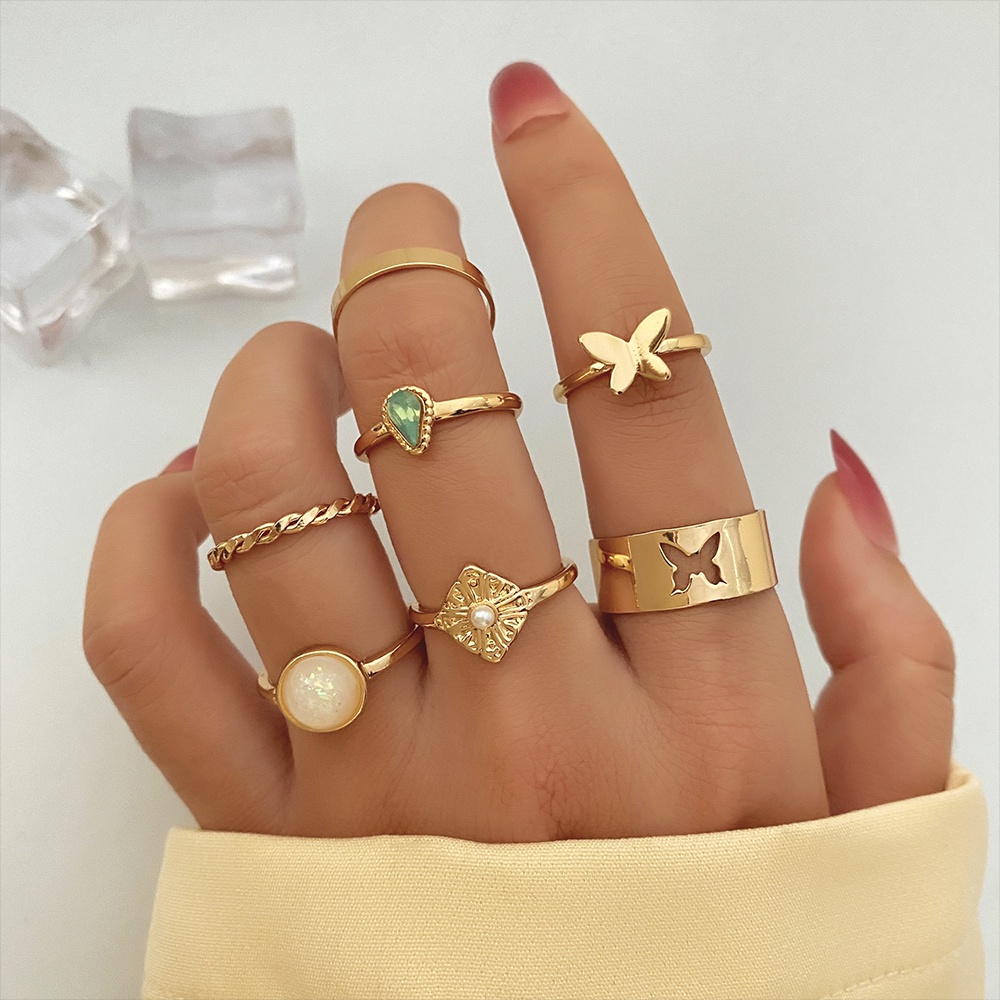 Set Perhiasan Cincin Jari Bentuk Ular Bahan Logam Warna Emas Gaya Vintage Boho Untuk Wanita