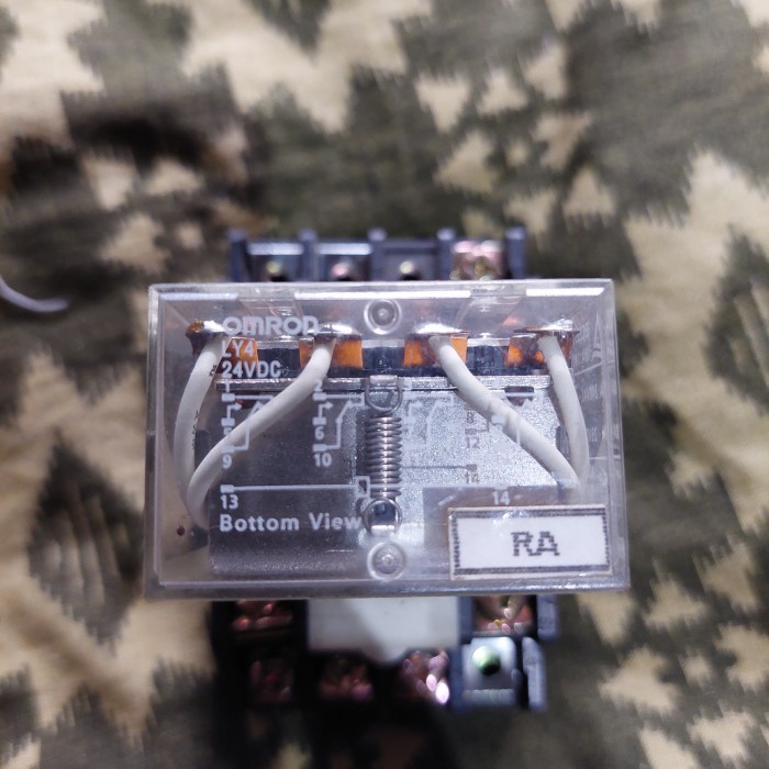 relay omron 24vdc socket