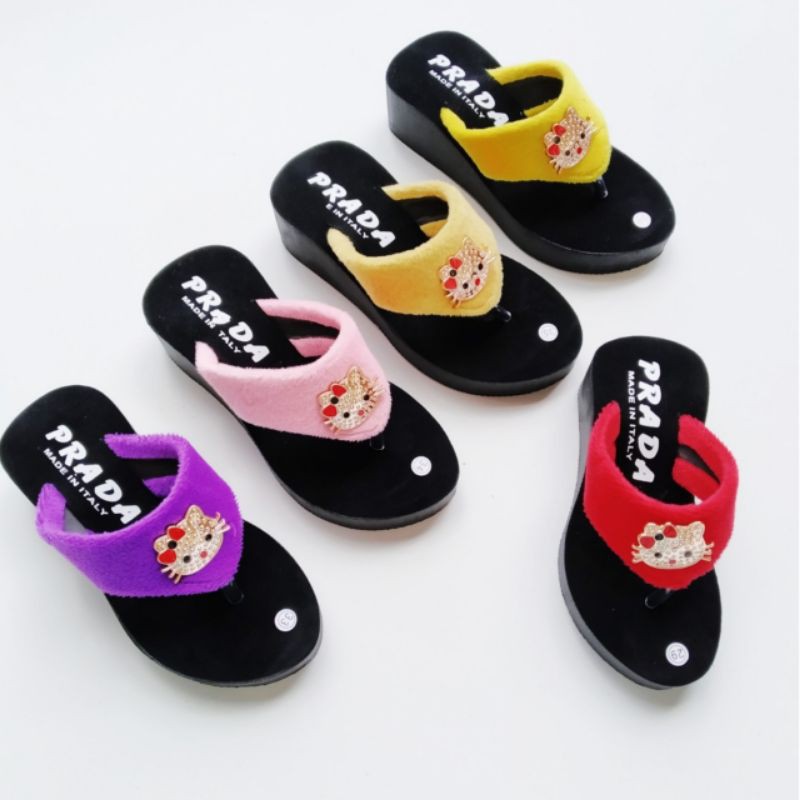 Sandal Wedges Anak bulu 26-30 | Wedges bulu hellokitty | Wedges Spon ( WGS BULU)