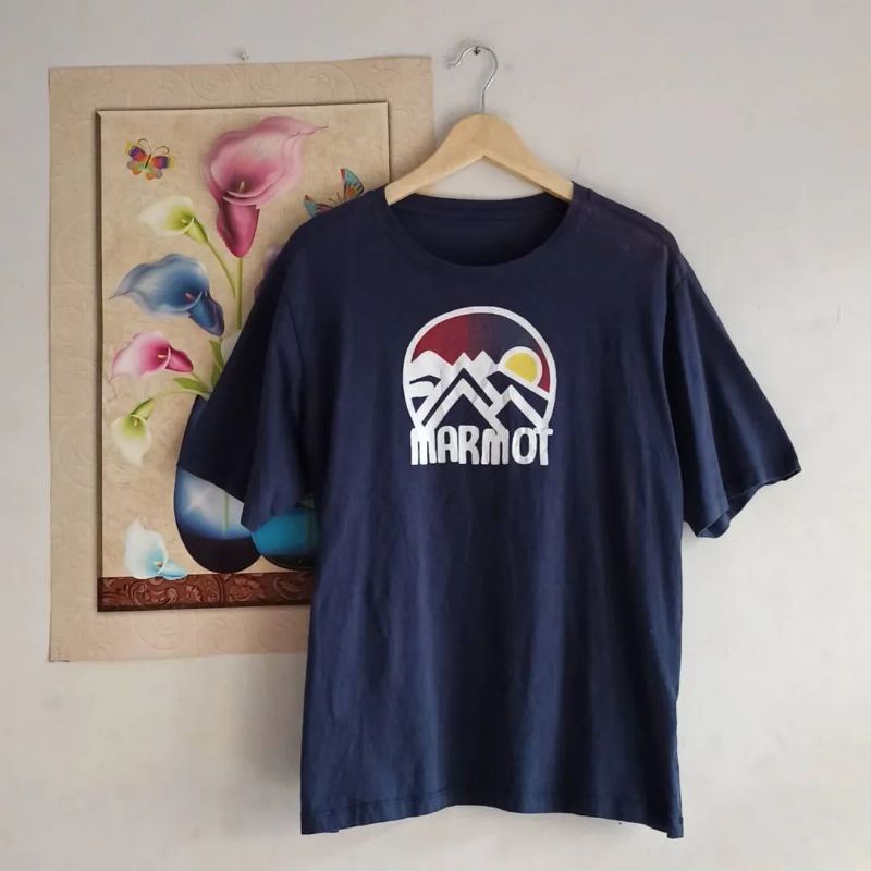 KAOS MARMOT SECOND ORIGINAL PRELOVED BEKAS
