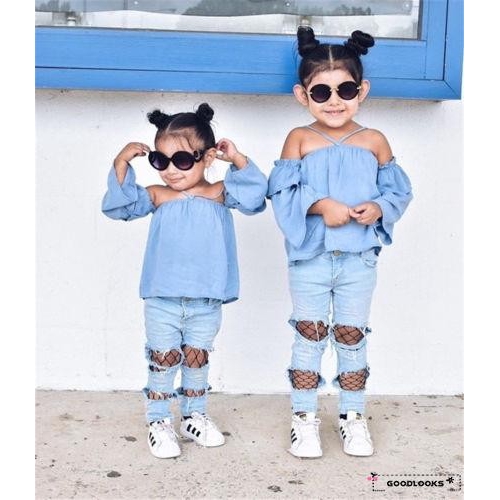 OOO Blus Off Shoulder Sabrina Celana Panjang Denim Model OOO Blus Off Shoulder Sabrina Celana Panjang Denim Model