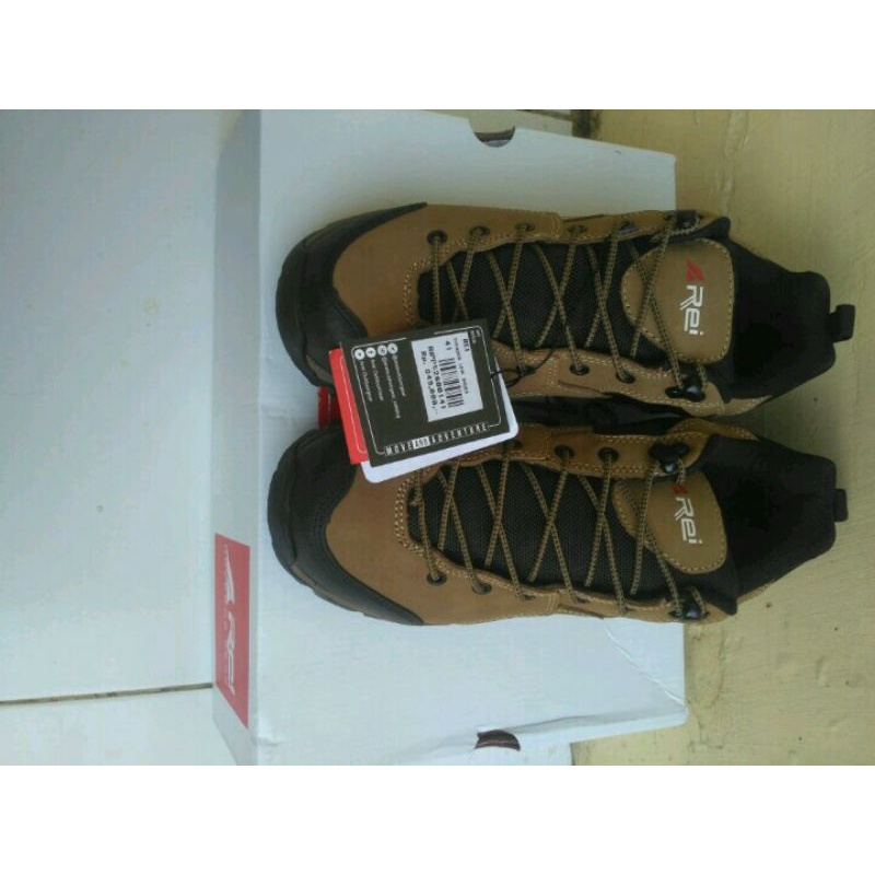 SEPATU GUNUNG HIKING OUTDOOR A-REI THUNDER LOW