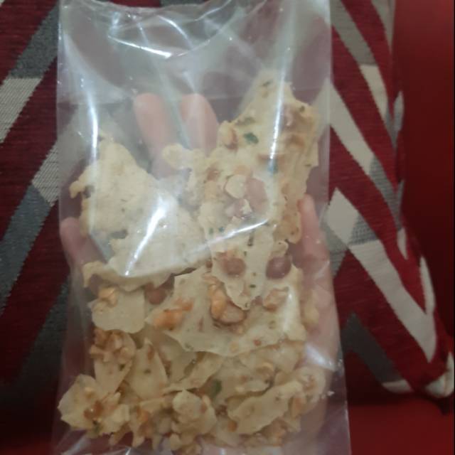 

Peyek kacang bandung