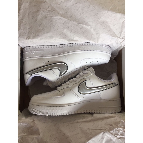 NIKE AIR FORCE 1 LOW ‘07 ESSENTIAL WHITE METALLIC SILVER BLACK (W)