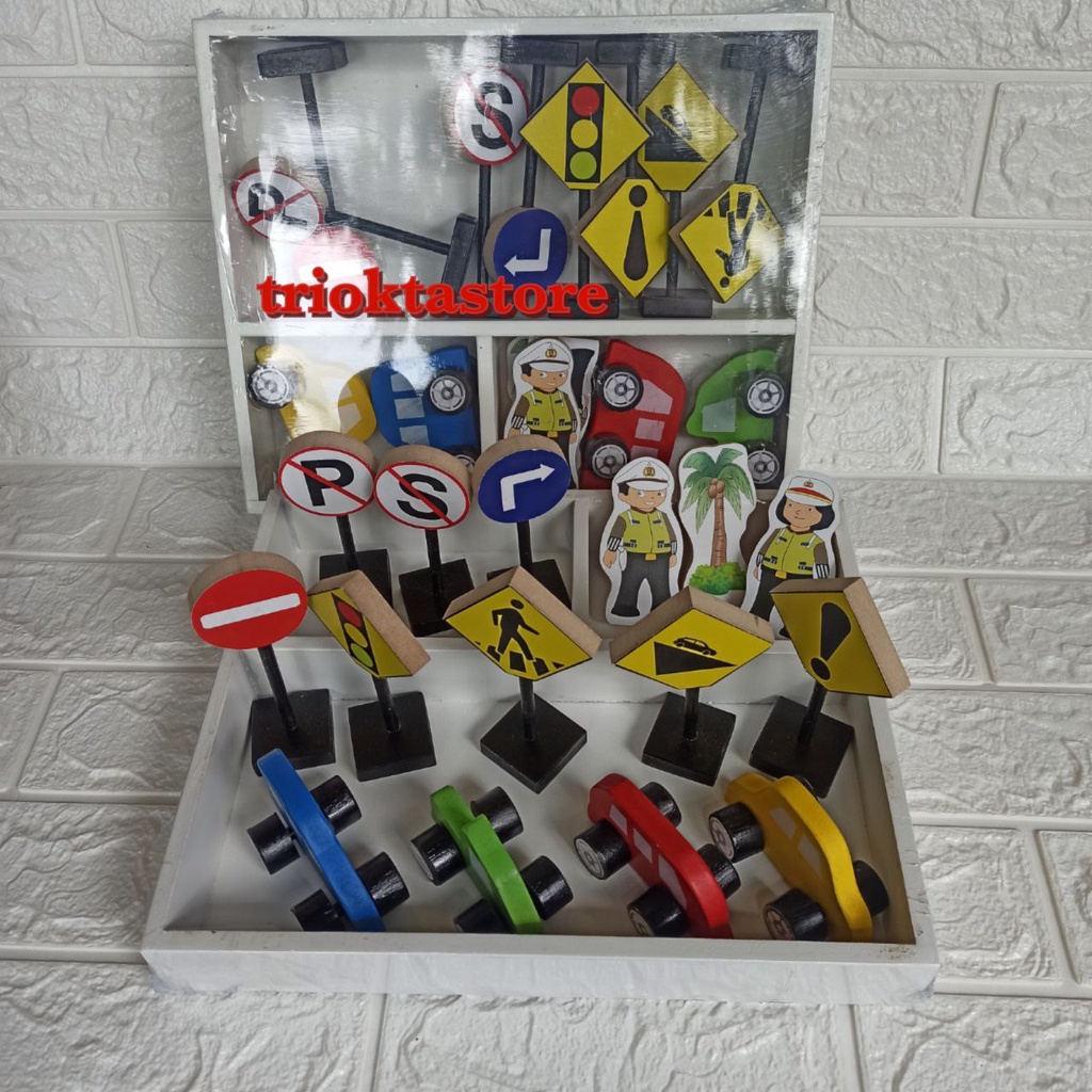 Mainan Anak Edukasi Maket Transportasi Rambu Lalu Lintas Polisi Polwan & Mobil-mobilan APE BOX KAYU 