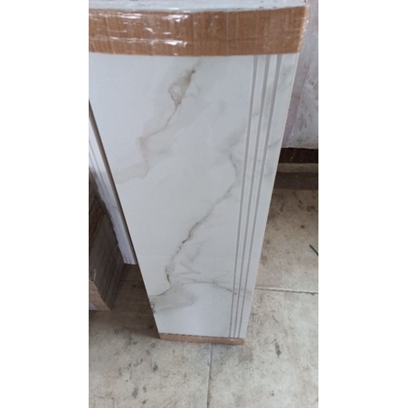 GRANIT TANGGA 30X80 DAN 20X80 floren calacata