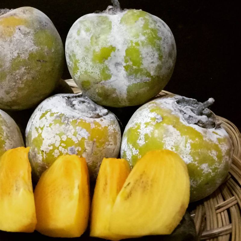 Buah Kesemek / Buah kesemek segar fresh / Buah Unik / Buah pake bedak