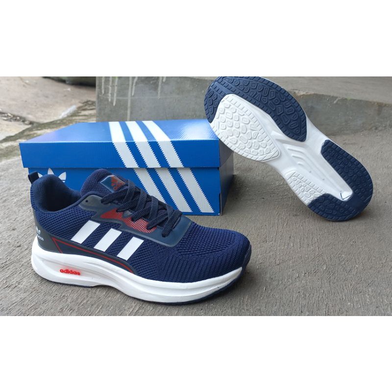 sepatu runing pria adidas