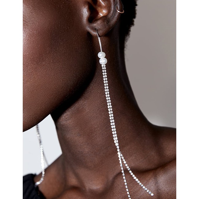 LRC Anting Gantung Fashion Silver Inlaid Pearl Full Tassel Ear Line F76952