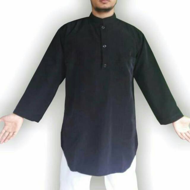 couple hitam baju putih warna hitam pria, koko polos, dan hitam baju gamis putih gamis