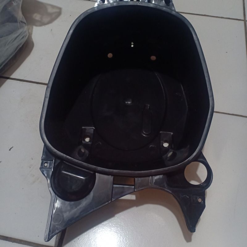 Box bagasi bawah jok motor Honda Vario techno 110 karburator
