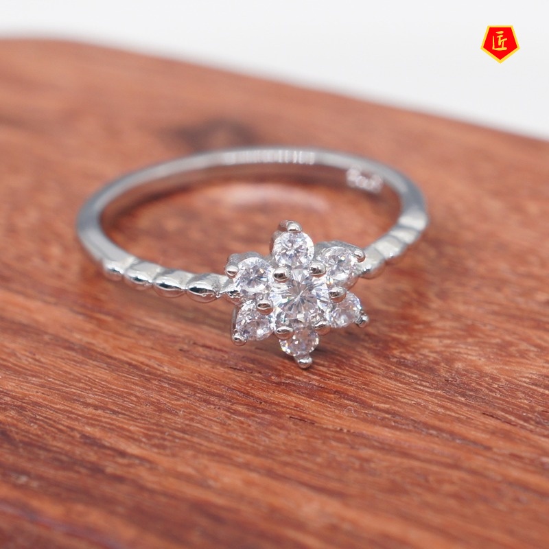 [Ready Stock]Fashion Simple Flower-Shaped Rhinestone Ring