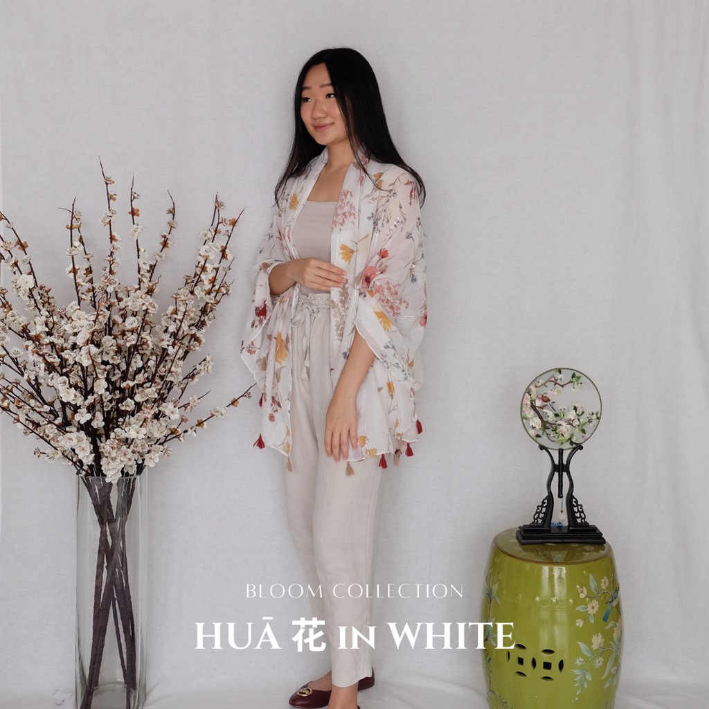 HUĀ 花 in WHITE Shawl – Bloom Collection