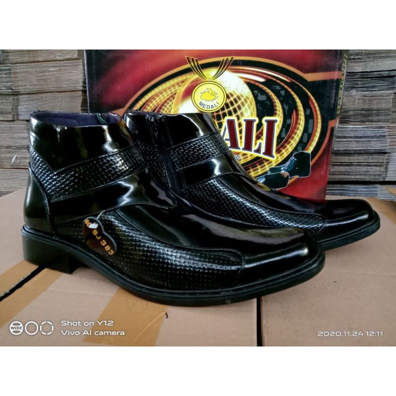 SEPATU KULIT PRIA MEDALI KILAP/KILAT PRIA DEWASA PDH BOOTS POLRI TNI SECURITY