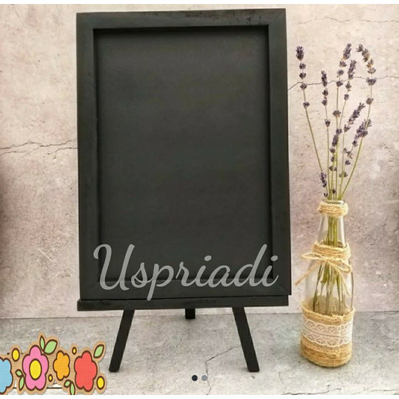 

PAPAN TULIS KAPUR + STANDING TRIPOT PAPAN MENU CAFE PAPAN BOARD KAKI KAYU PENYANGGA DEKORASI PESTA