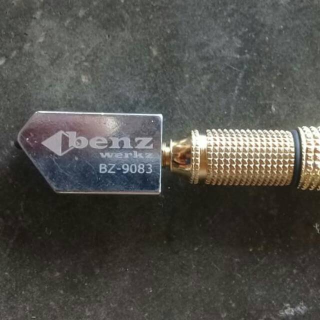 

Cutter pisau potong