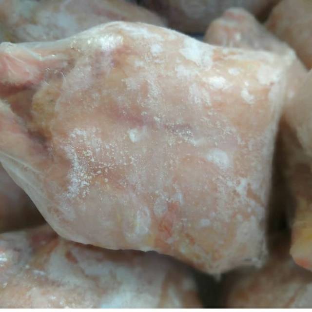 

AYAM UTUH FROZEN