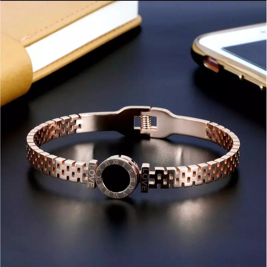 Gelang Bangle Titanium Angka Romawi Love Desain Round Resin Hitam Tersedia Warna Rose Gold, Gold dan Silver