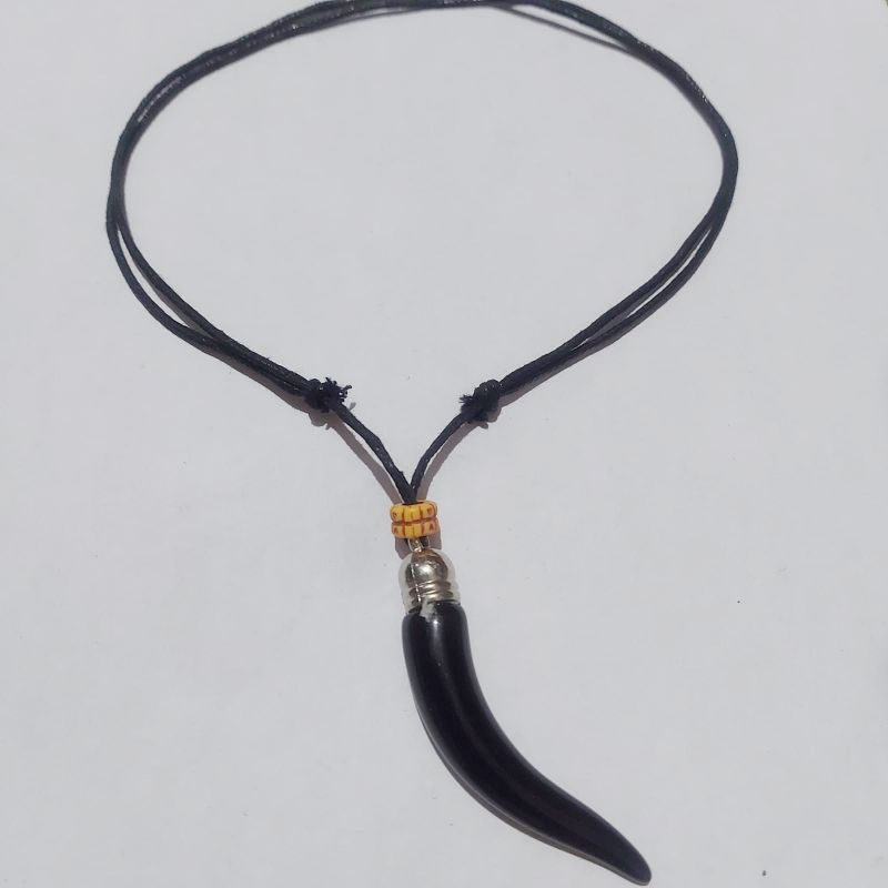 4s Grosir Solo || Kalung Taring Laut Warna Hitam || Kalung Etnik Pria Dan Wanita Dengan Liontin Taring Laut Warna Hitam || Kalung Tali Hitam Korea Dengan Motif Taring Laut Warna Hitam || Khas JOGJA || KALUNG JOGJA