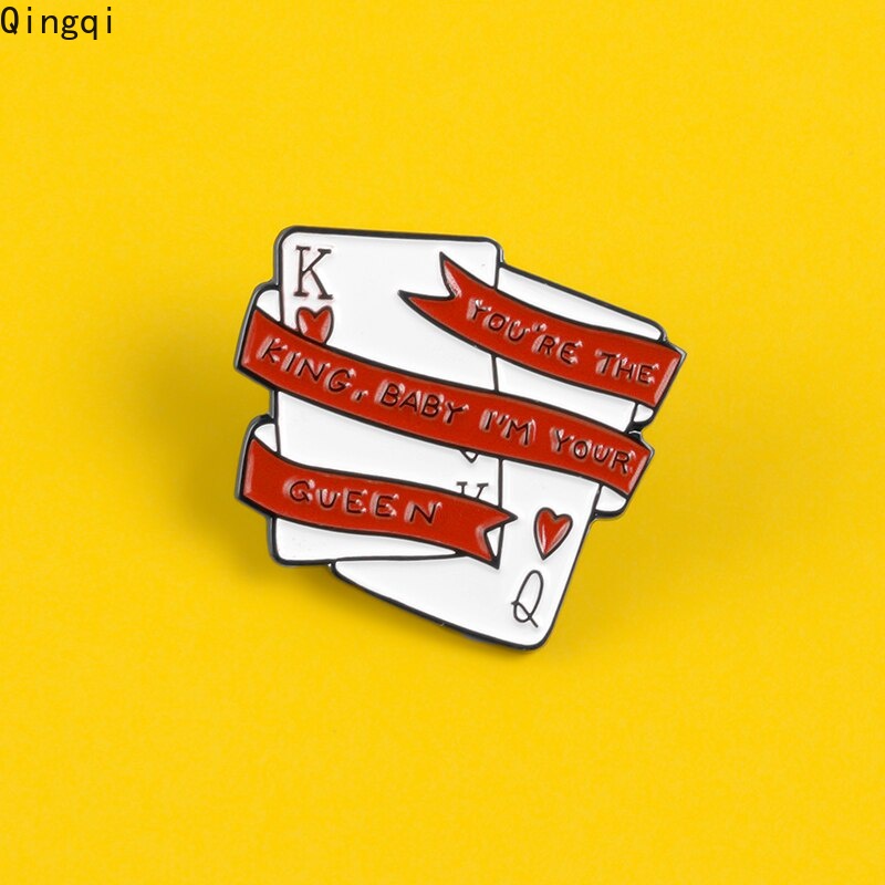 Bros Pin Enamel Desain Kartu Poker You Are The King I Am Your Queen Untuk Pasangan