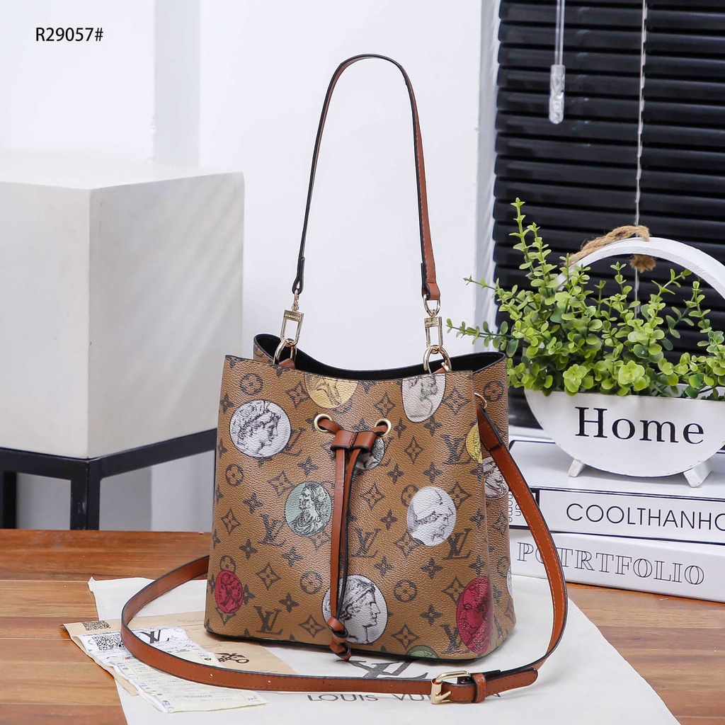 BAG Neo Noe Monogram Cameo R29057