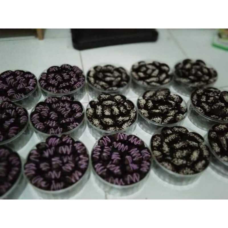 

kurma coklat
