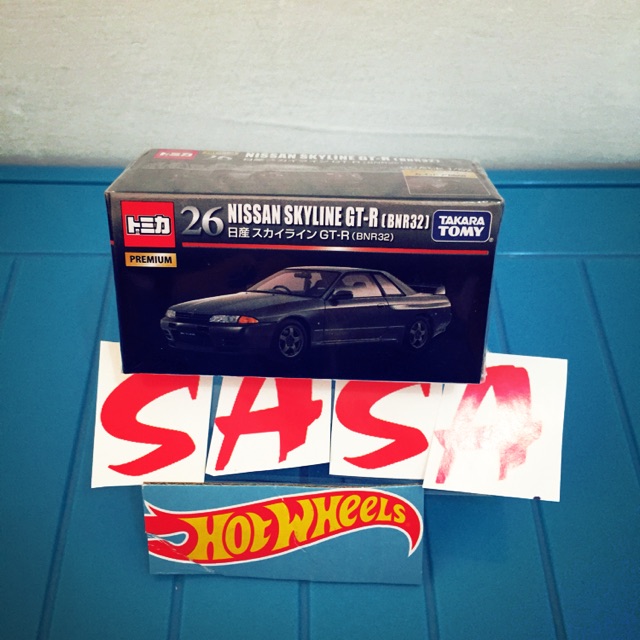 Hotwheels nissan skyline premium tomica