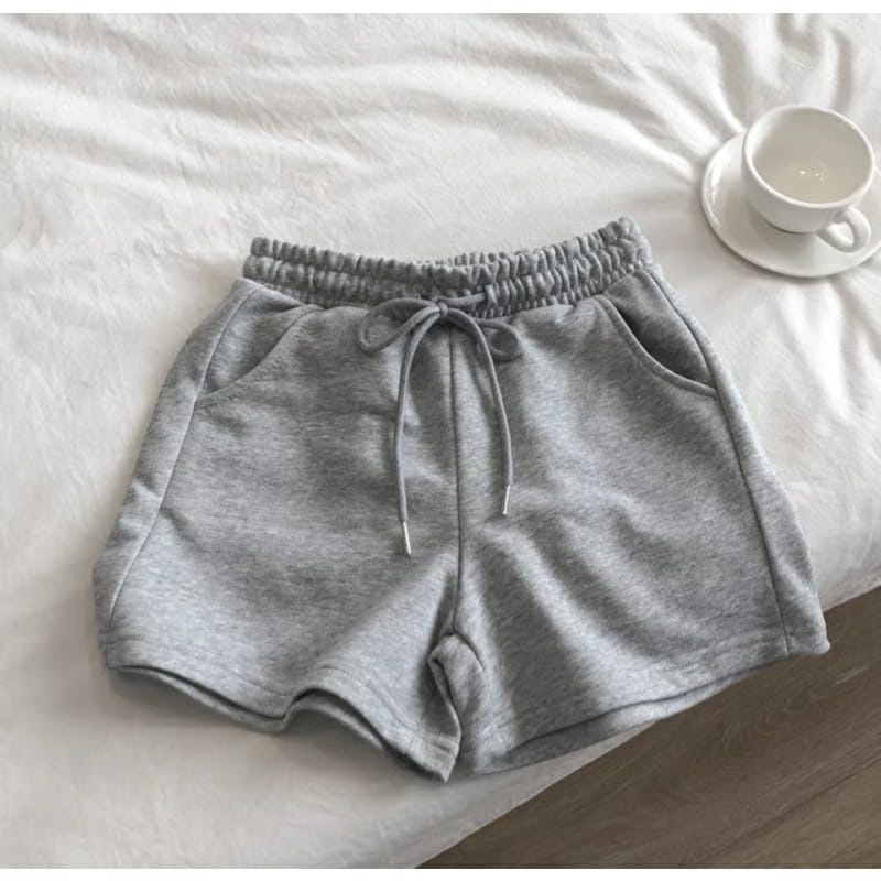 BEFAST - ZFS OOTD Wanita Hotpants ALVIN / LAURA BABYTERRY SHORT PANTS / Hotpants Kasual / Celana Pendek Santai / Hotpants Unisex / Celana Pendek Bisa Di Pakai Olahraga / Hotpants Polos