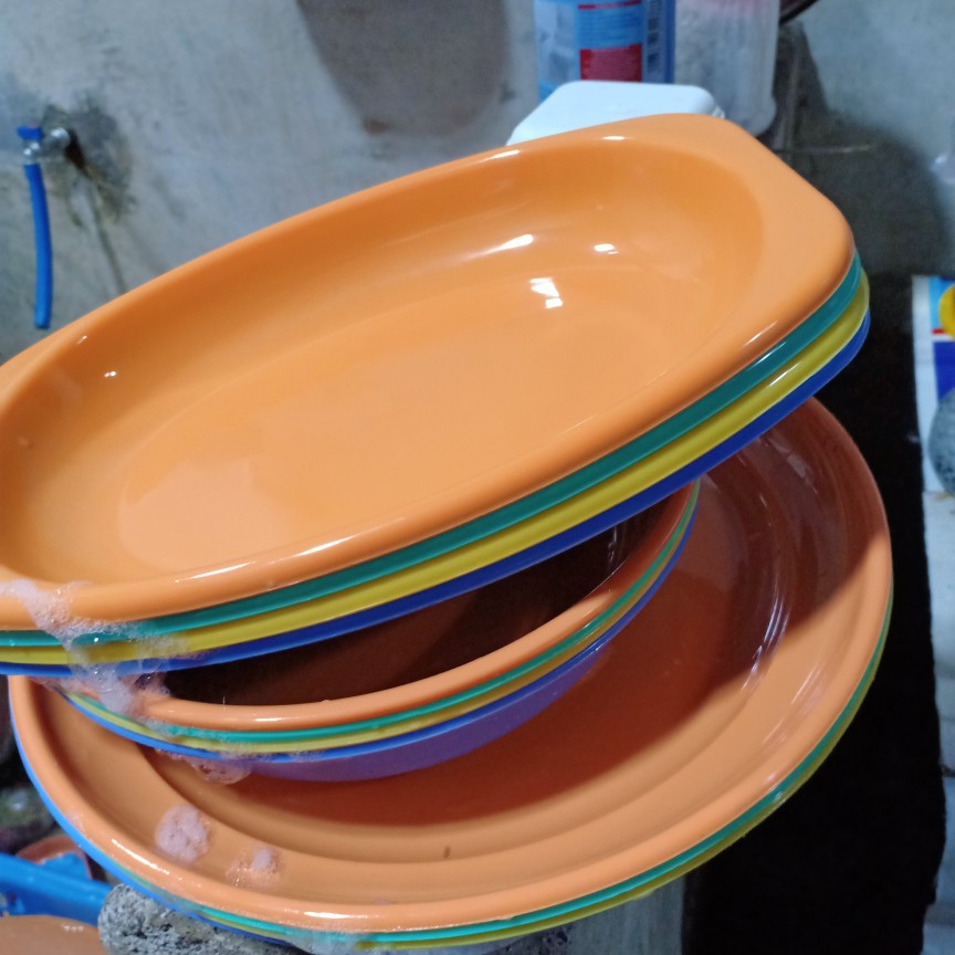 Yoshikawa Piring Plastik 24x17x4 Cm Set Isi 4 P0114 Warna Random