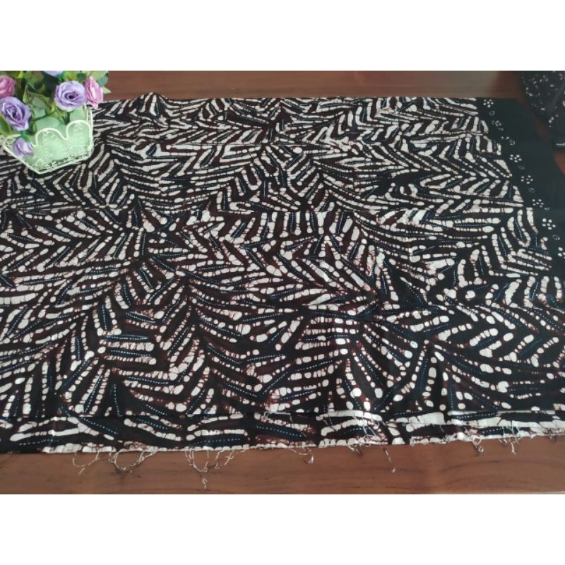 Batik tulis klasik sogan  motif daun bambu
