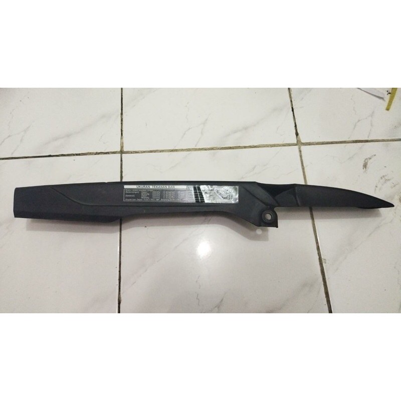 Katengkas Tutup Rantai Honda Blade Absolute Revo Original Copotan Motor