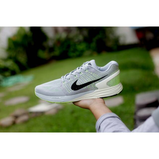 Sepatu Cwok/NIKE LUNARGLIDE 7
