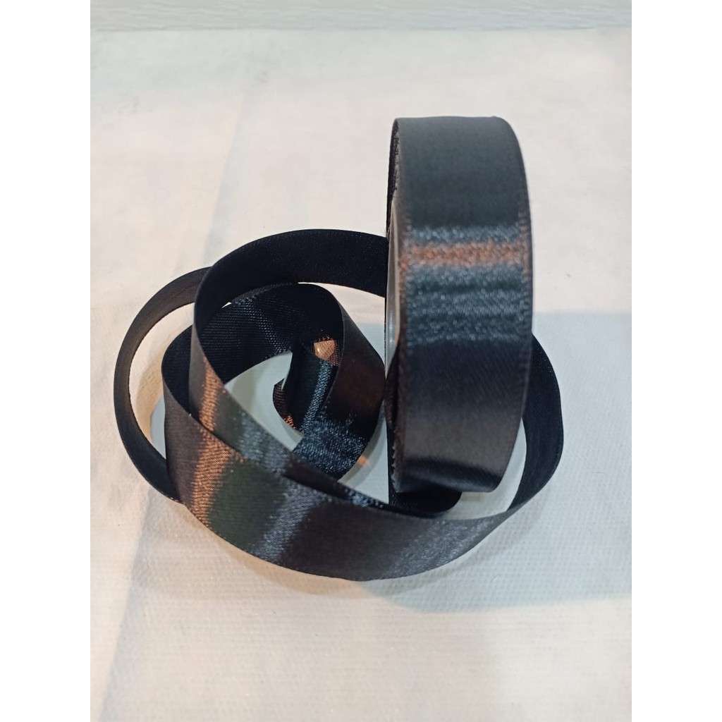 

Pita satin hitam 1/2 inch / 1.27cm Per roll