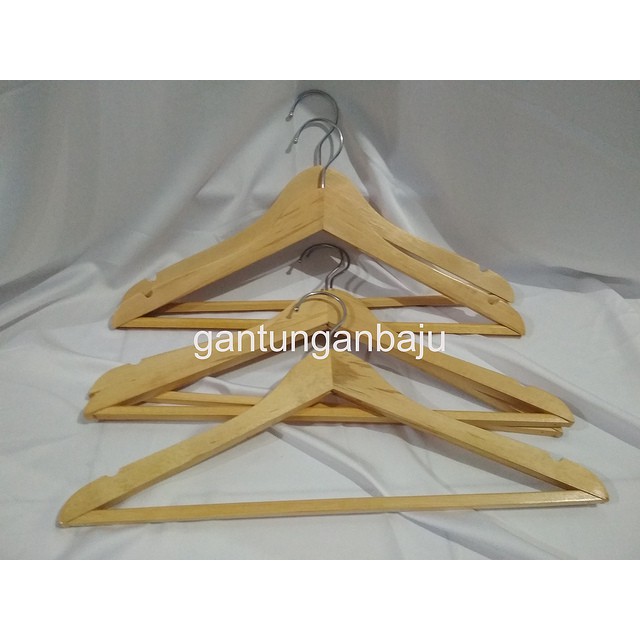 Hanger kayu gantungan baju kayu dengan palang Shopee Hanger kayu gantungan baju kayu dengan palang Shopee