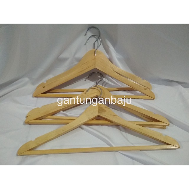 Hanger kayu  gantungan  baju  kayu  dengan palang Shopee  