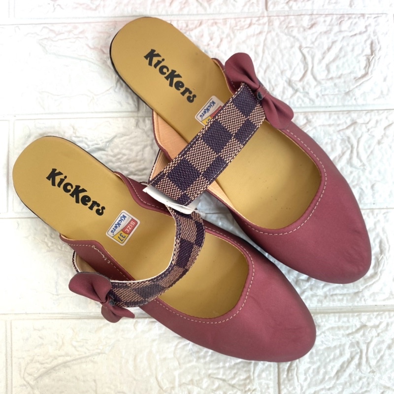 SENDAL SLOP CEWEK TERLARIS SANDAL HUMBERG POPULER KICKERS TERMURAH