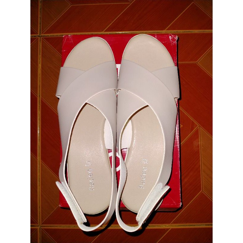 Sandal tali fladeo