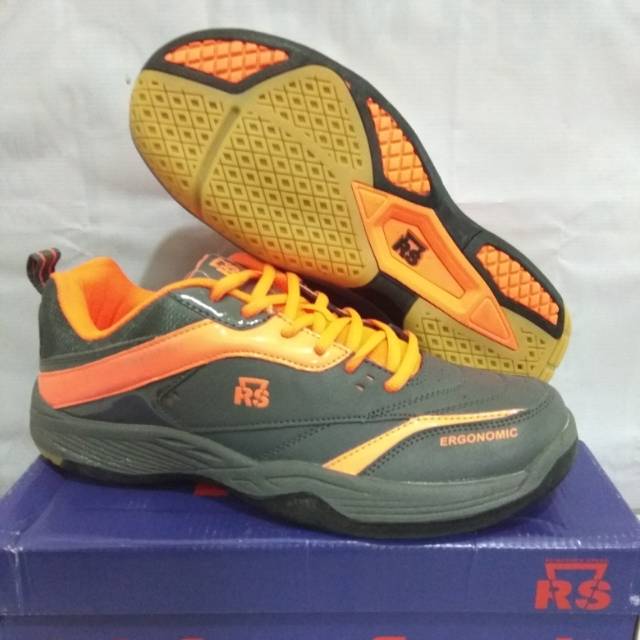 Sepatu badminton RS sirkuit 571