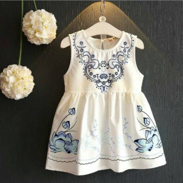 DRESS ANAK PEREMPUAN / DRESS PUTIH ANAK/ Dress Corak Putih Bunga