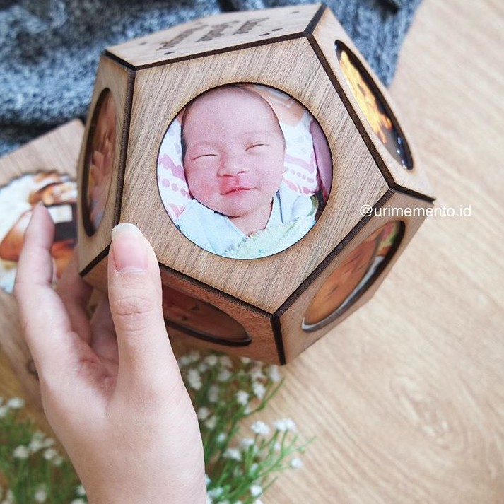 

Big Geometric Frames + Box