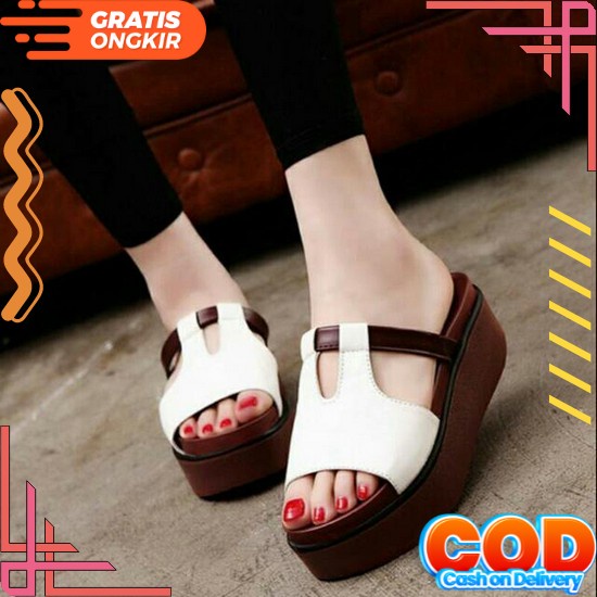 Crocs Bae Embellished Clog / Crocs Rantai / Crocs Wedges / Crocs Wanita / Sepatu Wanita / Sandal Cro