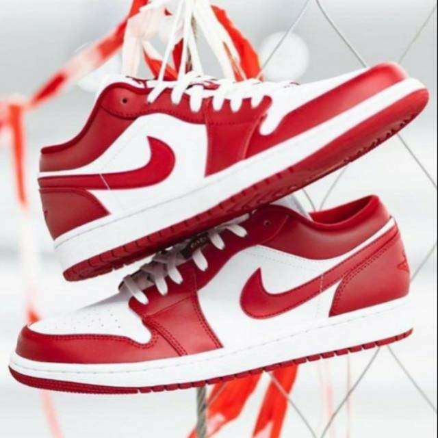 nike air jordan 1 low gym red